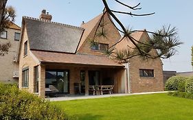 Villa Brion****